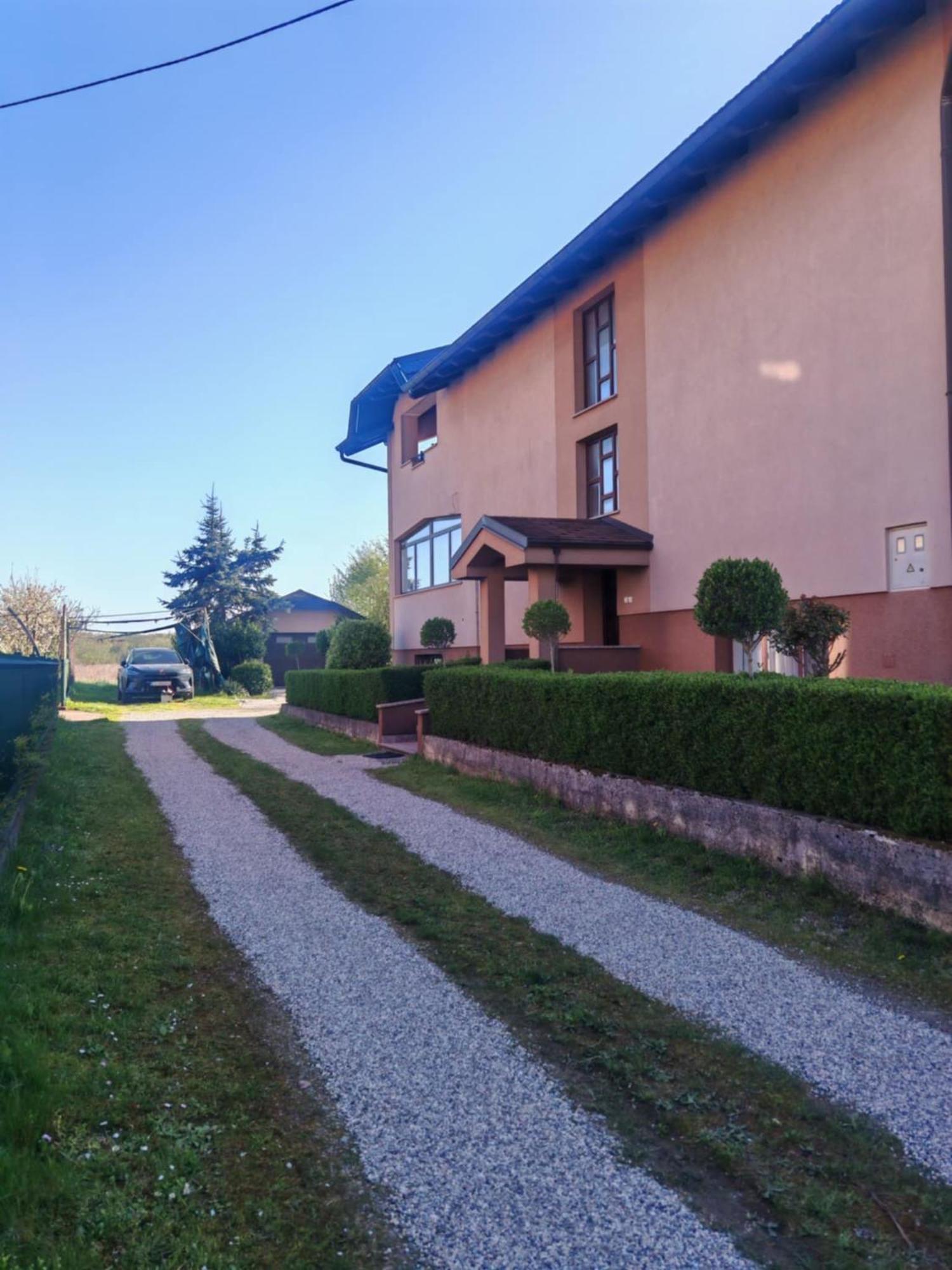 Apartman Kristian Zagreb Airport Велика-Горица Экстерьер фото